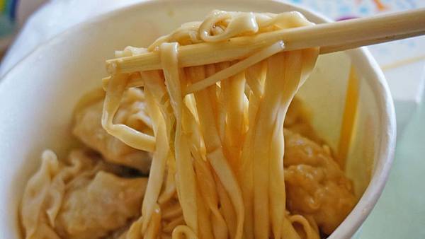 【台北美食】何晏華紅燒牛肉麵-用餐時間沒有預約要等待的超人氣店家