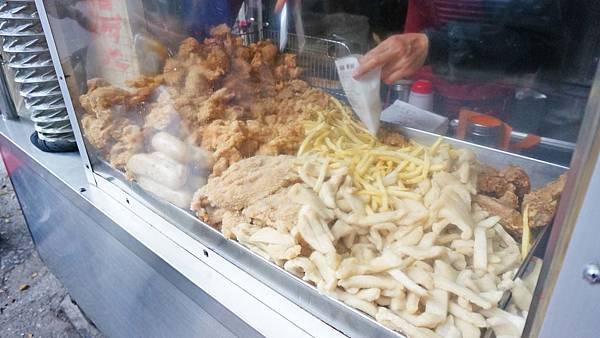 【蘆洲美食】無名雞排-只有附近居民才知道的隱藏版30元雞排店