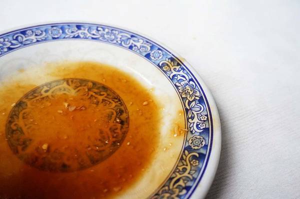 【台北美食】無名路邊攤米粉湯-每到用餐時間大排長龍的路邊攤美食