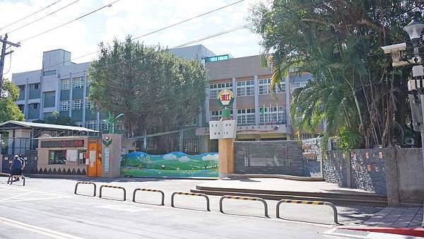 【台北建案】常殷泊美-低總價！近萬坪公園環繞挑高３米４的小坪數捷運豪宅