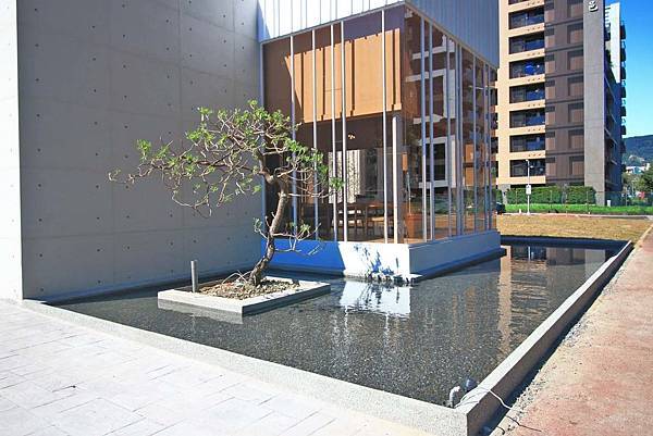 【台北建案】常殷泊美-低總價！近萬坪公園環繞挑高３米４的小坪數捷運豪宅