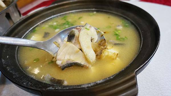 【龍潭美食】榮莊鱘龍活魚餐廳-美味值得品嚐！龍潭推薦活魚餐廳餐廳