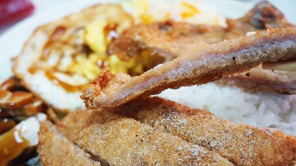 【板橋美食】台北手工刀切牛肉麵-CP值超高！巷弄裡的80元牛肉麵