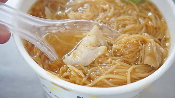 【三重美食】溪美大腸蚵仔麵線-在地人推薦20年老字號美食小吃店 【三重美食】溪美大腸蚵仔麵線-在地人推薦20年老字號美食小吃店