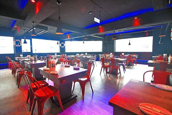 【台中美食】水貨烤魚-一吃停不下手,一口接一口的鮮甜烤魚火鍋料理! 【台中美食】水貨烤魚-一吃停不下手,一口接一口的鮮甜烤魚火鍋料理!