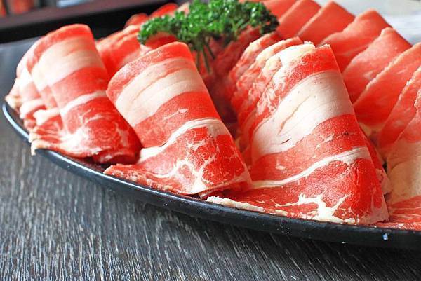 【台中美食】水貨烤魚-一吃停不下手,一口接一口的鮮甜烤魚火鍋料理! 【台中美食】水貨烤魚-一吃停不下手,一口接一口的鮮甜烤魚火鍋料理!