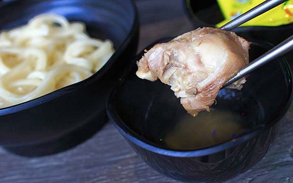 【台中美食】水貨烤魚-一吃停不下手,一口接一口的鮮甜烤魚火鍋料理! 【台中美食】水貨烤魚-一吃停不下手,一口接一口的鮮甜烤魚火鍋料理!