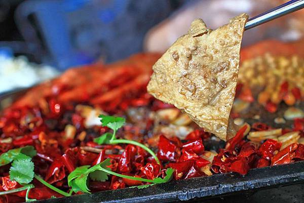 【台中美食】水貨烤魚-一吃停不下手,一口接一口的鮮甜烤魚火鍋料理! 【台中美食】水貨烤魚-一吃停不下手,一口接一口的鮮甜烤魚火鍋料理!