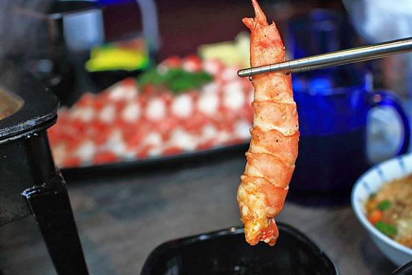 【台中美食】水貨烤魚-一吃停不下手,一口接一口的鮮甜烤魚火鍋料理!