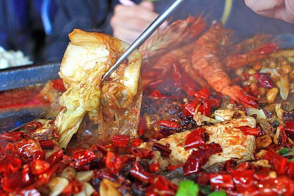【台中美食】水貨烤魚-一吃停不下手,一口接一口的鮮甜烤魚火鍋料理! 【台中美食】水貨烤魚-一吃停不下手,一口接一口的鮮甜烤魚火鍋料理!