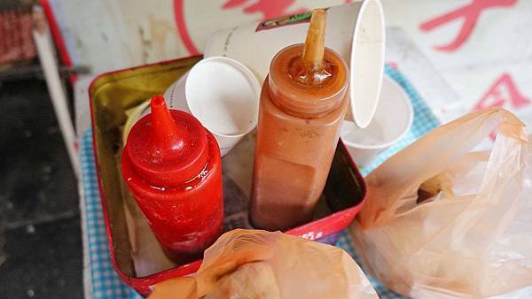 【三重美食】李記素食水煎包-CP值爆表!跟拳頭一樣大的水煎包1顆6元 【三重美食】李記素食水煎包-CP值爆表!跟拳頭一樣大的水煎包1顆6元