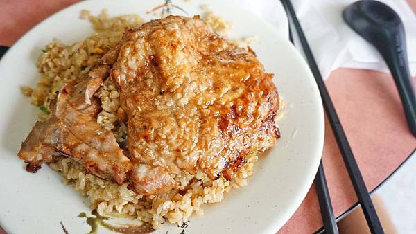 【台北美食】黑記懷舊排骨飯-中午用餐時間還要排隊才能吃到的美食 【台北美食】黑記懷舊排骨飯-中午用餐時間還要排隊才能吃到的美食