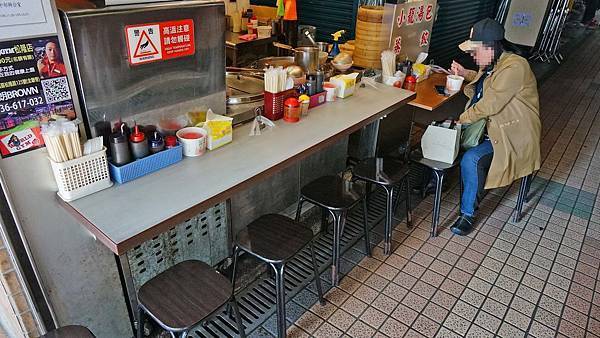 【台北美食】冠捷黃金脆皮肉圓-隱藏在饒河夜市巷弄裡的美味脆皮肉圓