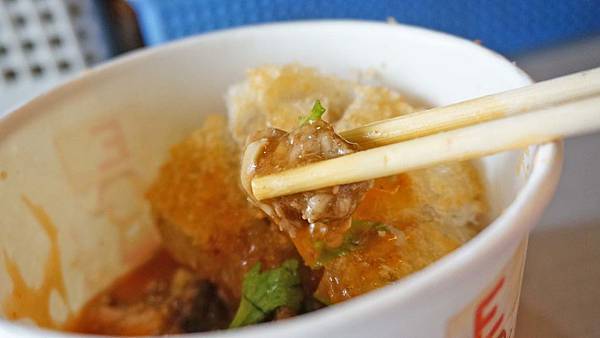 【台北美食】冠捷黃金脆皮肉圓-隱藏在饒河夜市巷弄裡的美味脆皮肉圓