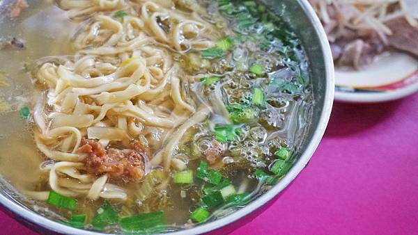 【台北美食】阿榮米粉湯-隱藏在巷弄裡沒有招牌的隱藏版美食