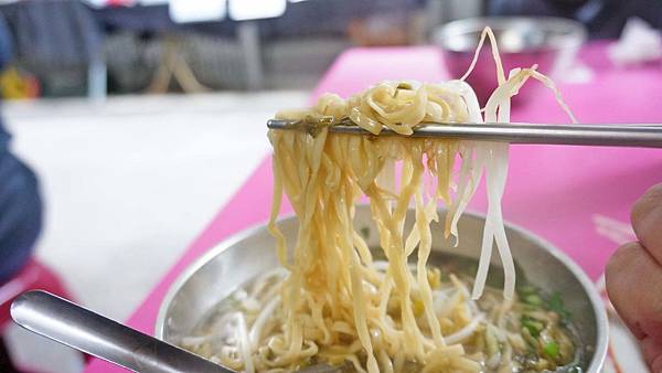 【台北美食】阿榮米粉湯-隱藏在巷弄裡沒有招牌的隱藏版美食