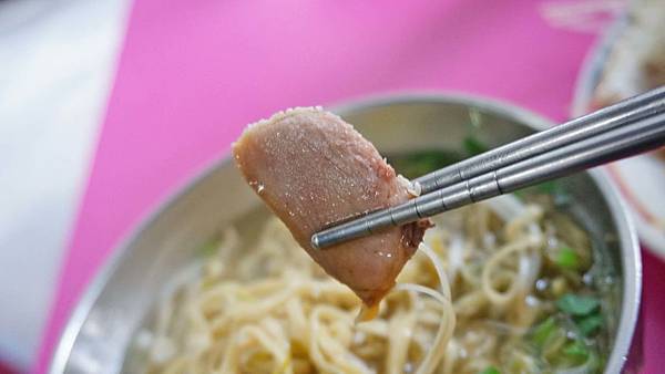 【台北美食】阿榮米粉湯-隱藏在巷弄裡沒有招牌的隱藏版美食