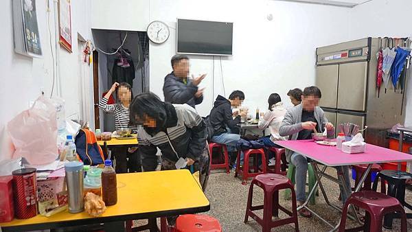 【台北美食】阿榮米粉湯-隱藏在巷弄裡沒有招牌的隱藏版美食