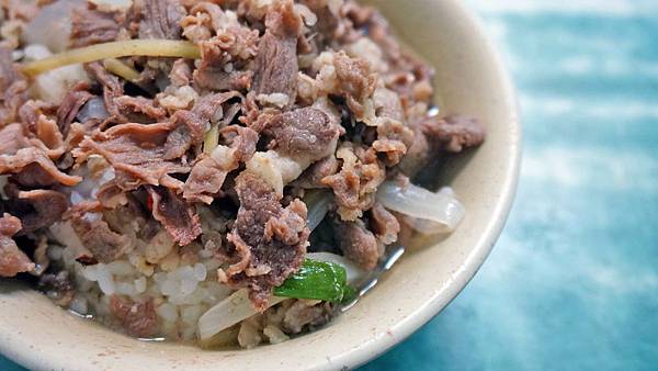 【台北美食】阿榮羊肉飯-網路評價無敵高的美食小吃店