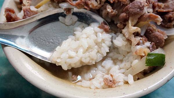 【台北美食】阿榮羊肉飯-網路評價無敵高的美食小吃店