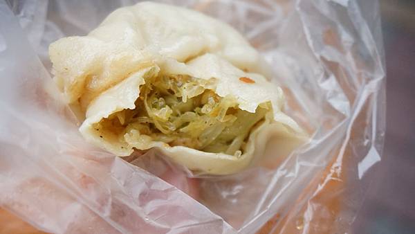 【台北美食】上頂皇家素食水煎包-網路評價還不錯的水煎包美食