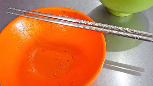 【三重美食】三重尤魚羹-超過25年老字號美食小吃店！２０元就能吃到的銅板美食