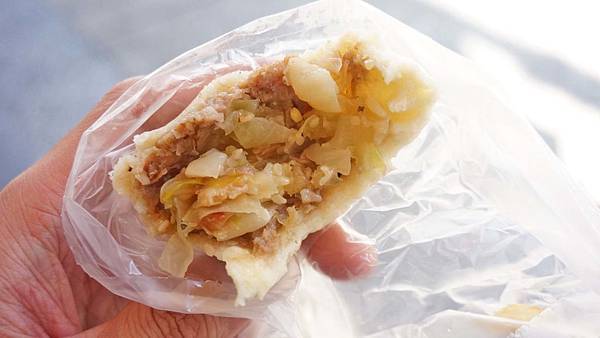 【板橋美食】董記水煎包鍋貼-附近學生都讚不絕口的超高CP值老店美食