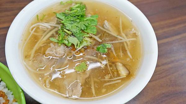 【台北美食】東門赤肉羹-吃過都讚不絕口！超過30年老字號美食小吃店