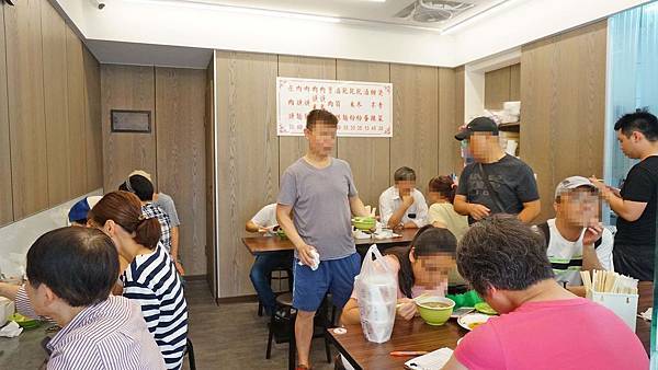 【台北美食】東門赤肉羹-吃過都讚不絕口！超過30年老字號美食小吃店