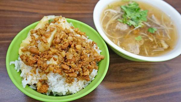 【台北美食】東門赤肉羹-吃過都讚不絕口！超過30年老字號美食小吃店