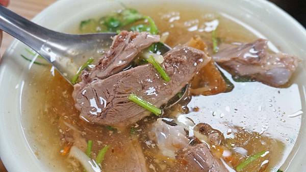 【三重美食】肉羹明魯肉飯-24小時不打祥，隨時都能品嚐到的美味小吃店