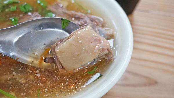 【三重美食】肉羹明魯肉飯-24小時不打祥，隨時都能品嚐到的美味小吃店