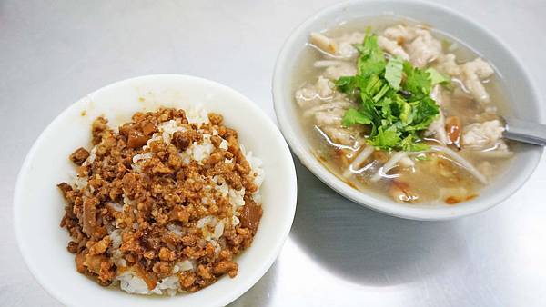 【台北美食】肉羹魯肉飯-沒有店名的超級美味小吃店 【台北美食】肉羹魯肉飯-沒有店名的超級美味小吃店