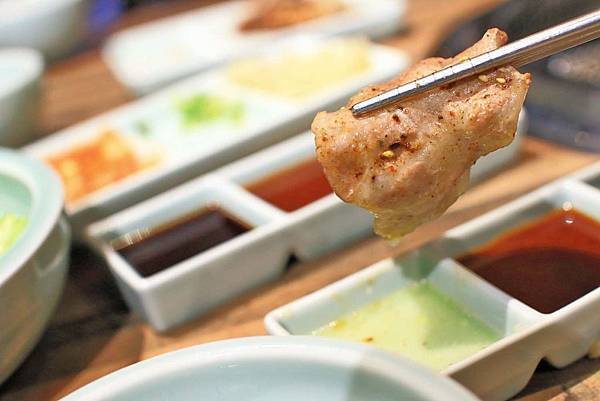 【三重美食】原燒O-NiKU三重龍門店-不到千元吃好肉，多重DIY吃法變化無窮