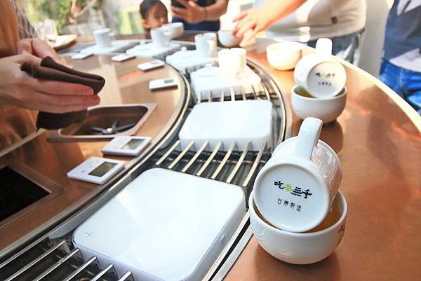 【台中美食】吃茶三千-顛覆你對茶館的印象！品茶、喝茶、做茶及全台第一座室內茶園創新茶館