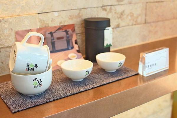 【台中美食】吃茶三千-顛覆你對茶館的印象！品茶、喝茶、做茶及全台第一座室內茶園創新茶館