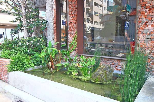 【台中美食】吃茶三千-顛覆你對茶館的印象！品茶、喝茶、做茶及全台第一座室內茶園創新茶館