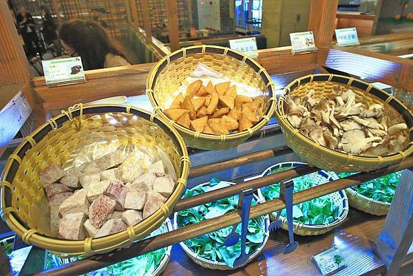 【林口美食】夏部Shabu壽喜燒-699元澳洲和牛、伊比利豬無限量只到飽！