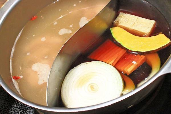 【林口美食】夏部Shabu壽喜燒-699元澳洲和牛、伊比利豬無限量只到飽！