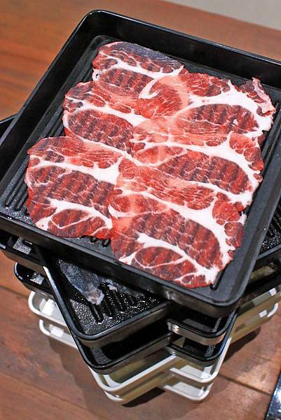 【林口美食】夏部Shabu壽喜燒-699元澳洲和牛、伊比利豬無限量只到飽！