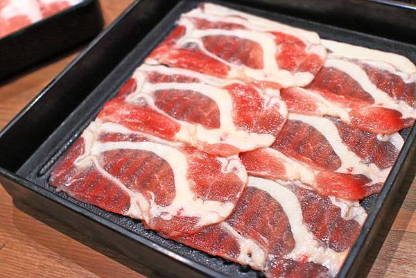 【林口美食】夏部Shabu壽喜燒-699元澳洲和牛、伊比利豬無限量只到飽！