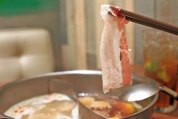 【林口美食】夏部Shabu壽喜燒-699元澳洲和牛、伊比利豬無限量只到飽！