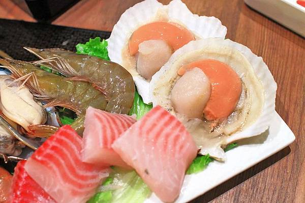 【林口美食】夏部Shabu壽喜燒-699元澳洲和牛、伊比利豬無限量只到飽！