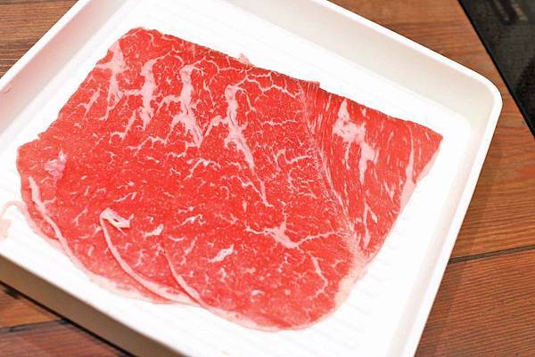 【林口美食】夏部Shabu壽喜燒-699元澳洲和牛、伊比利豬無限量只到飽！
