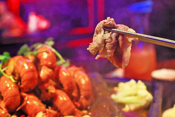 【中壢美食】水貨烤魚火鍋-讓人停不下手，越吃越迷人的大份量烤魚火鍋