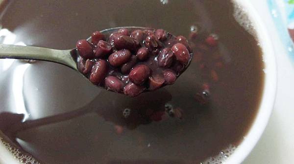 【蘆洲美食】無名路邊紅豆湯-同樣價格卻是5倍以上份量的爆誇張美食！