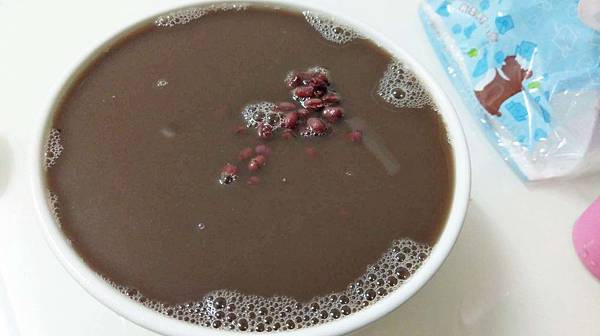 【蘆洲美食】無名路邊紅豆湯-同樣價格卻是5倍以上份量的爆誇張美食！