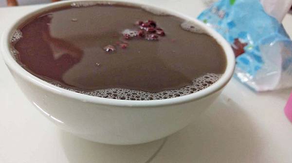 【蘆洲美食】無名路邊紅豆湯-同樣價格卻是5倍以上份量的爆誇張美食！