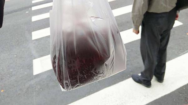 【蘆洲美食】無名路邊紅豆湯-同樣價格卻是5倍以上份量的爆誇張美食！