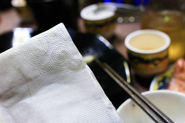 【台北美食】問鼎麻辣鍋養生鍋-吃的到令人回味無窮的美國冷藏肋眼麻辣火鍋店